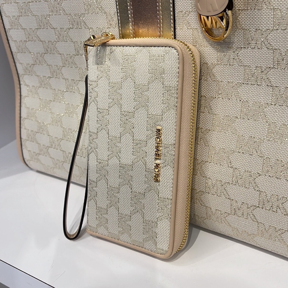 Michael Kors Jet Set Travel Large Phone Case Wristlet Wallet MK Natural Multi - Picture 4 of 16